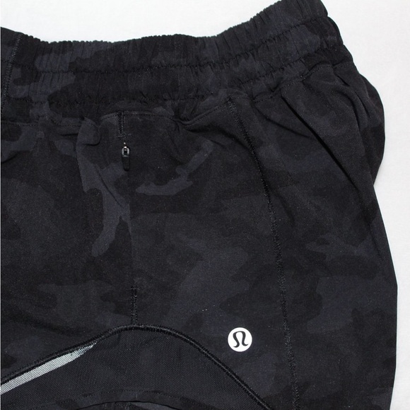 Hotty Hot Low-Rise Lined Short 2.5” - Picture 4 of 4